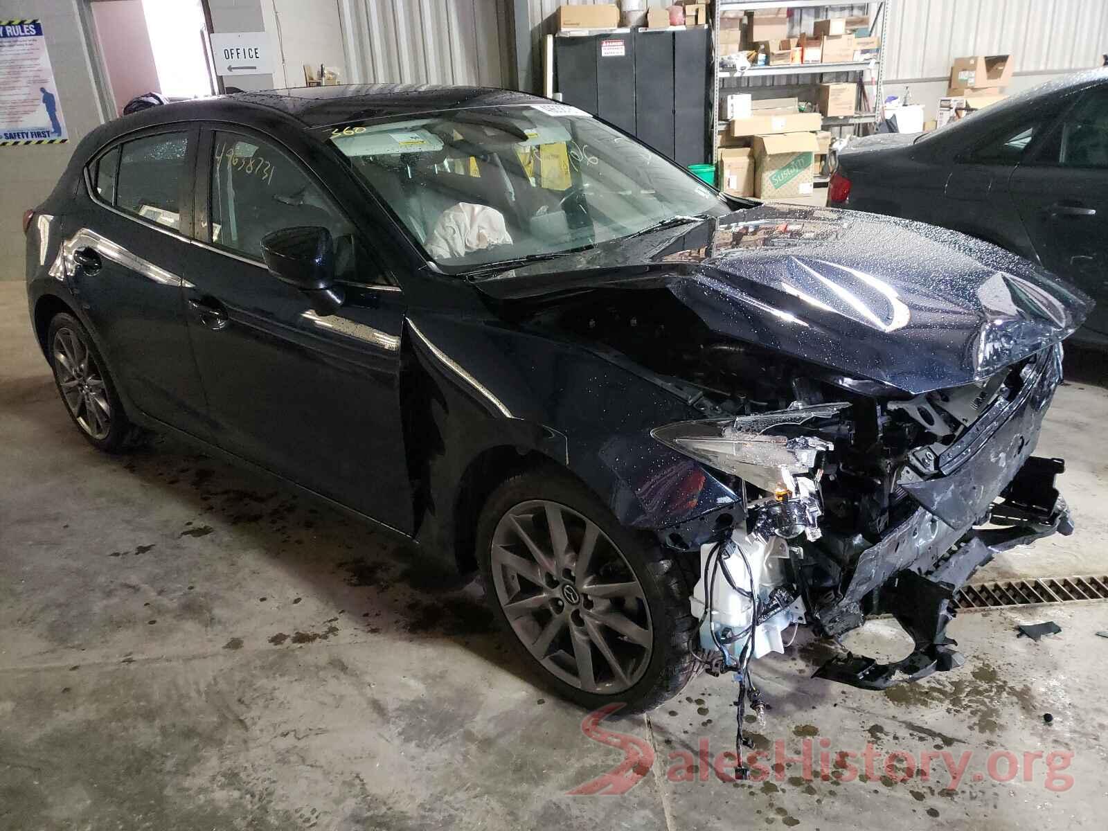 3MZBN1L35JM250657 2018 MAZDA 3