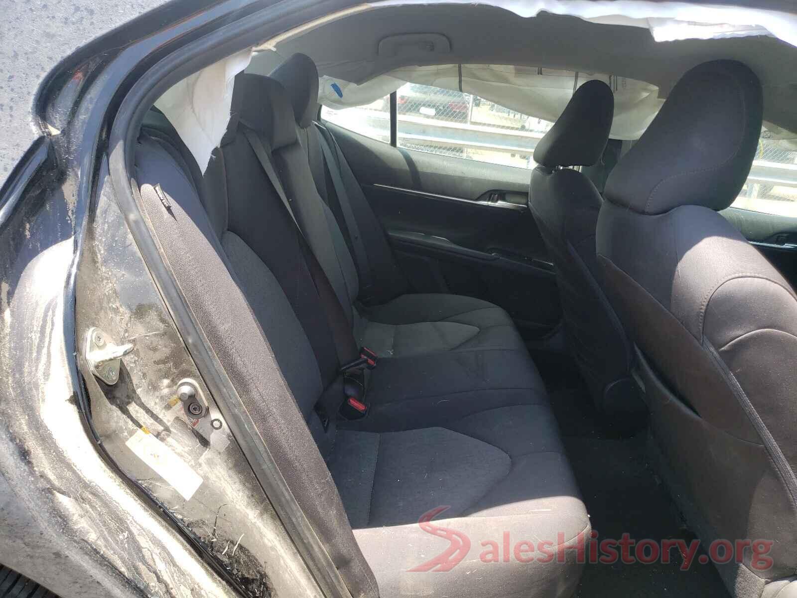 4T1B11HK8JU596742 2018 TOYOTA CAMRY