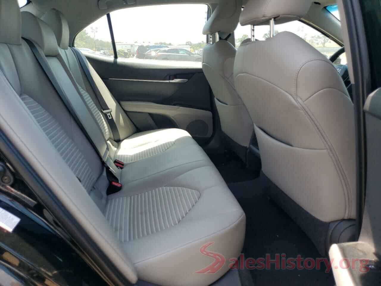 4T1B11HK1JU610948 2018 TOYOTA CAMRY