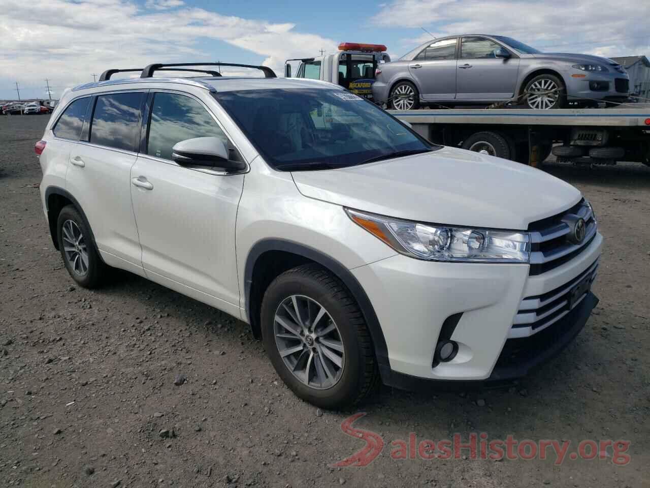 5TDJZRFH7JS560785 2018 TOYOTA HIGHLANDER