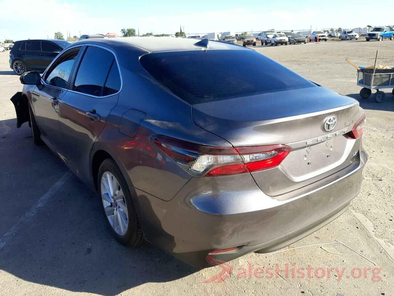 4T1R11AK1NU630602 2022 TOYOTA CAMRY