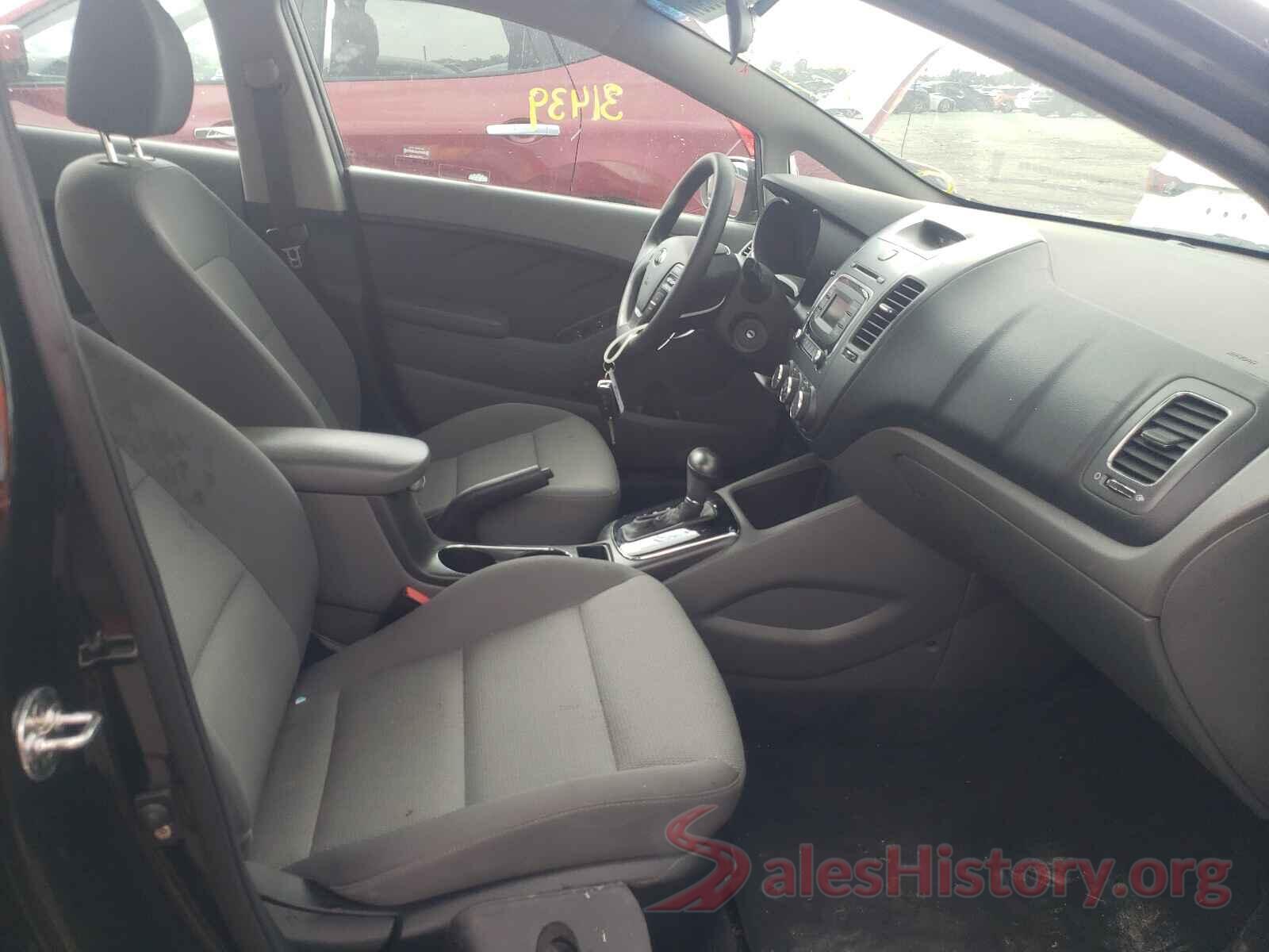 3KPFK4A7XJE195105 2018 KIA FORTE