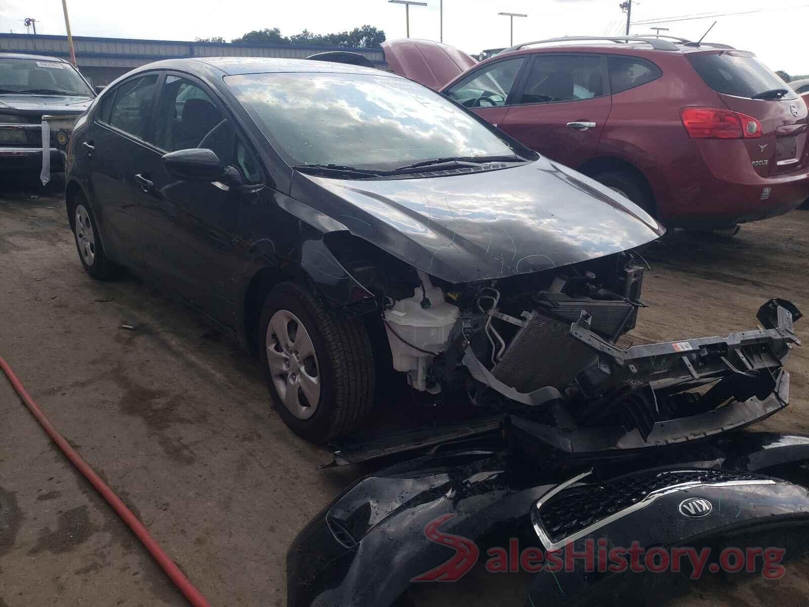 3KPFK4A7XJE195105 2018 KIA FORTE