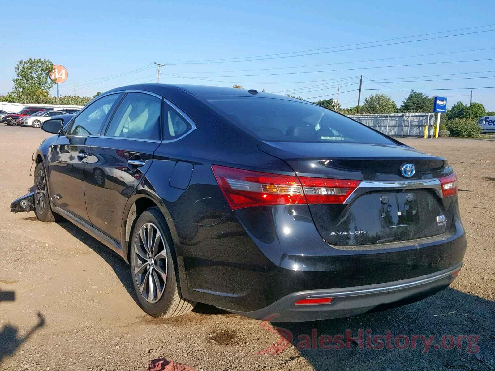 4T1BD1EB0JU063313 2018 TOYOTA AVALON