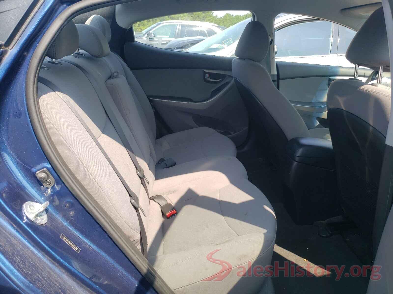 5NPDH4AE8GH663082 2016 HYUNDAI ELANTRA