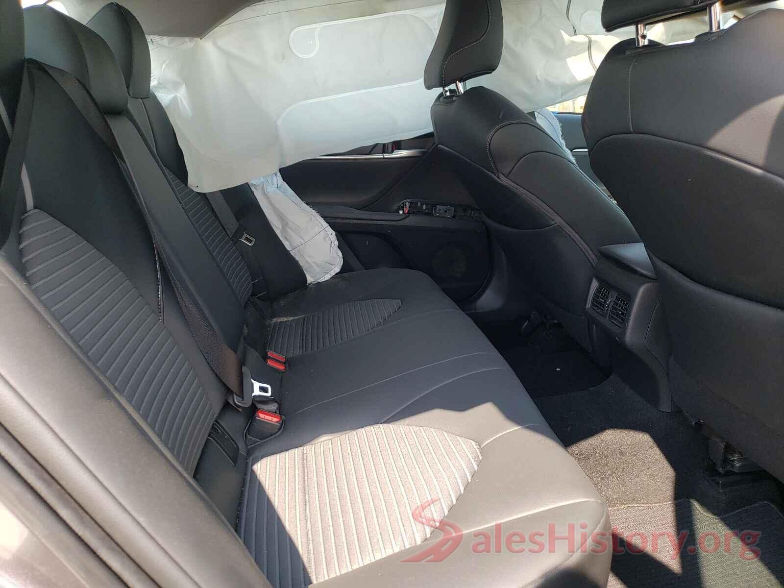 4T1B11HK4JU123520 2018 TOYOTA CAMRY