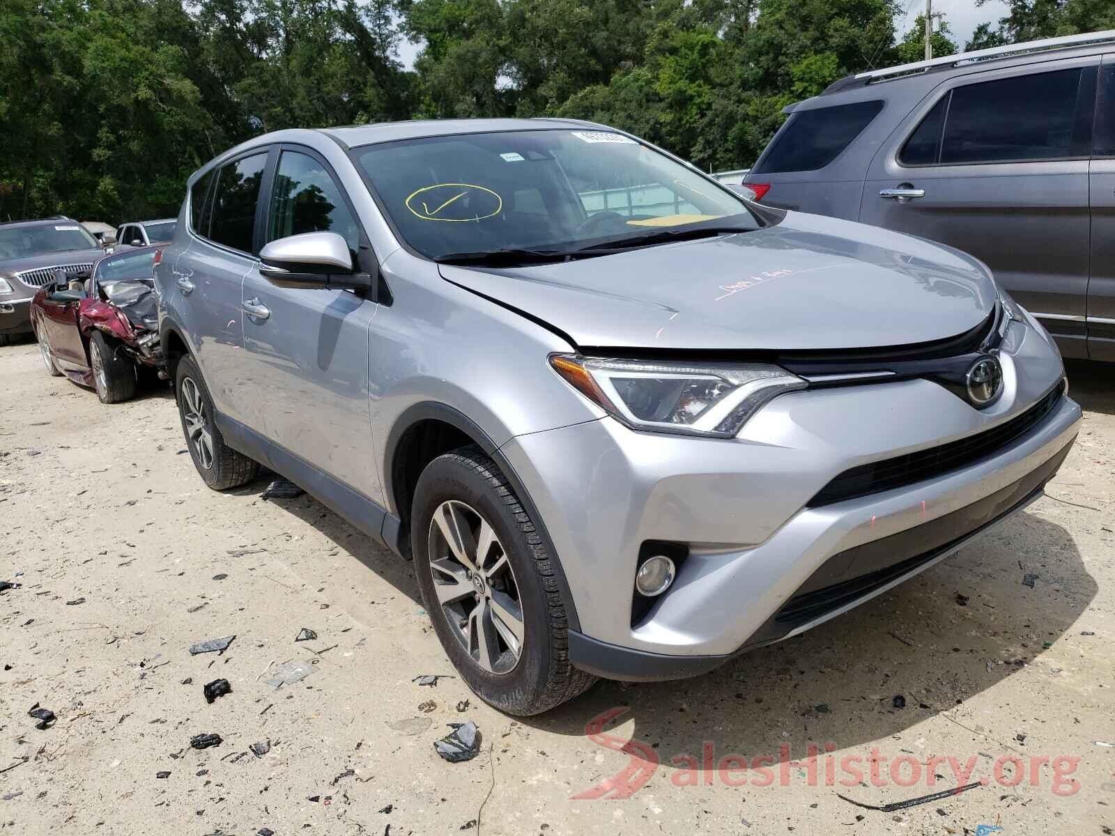 2T3RFREV1JW705207 2018 TOYOTA RAV4