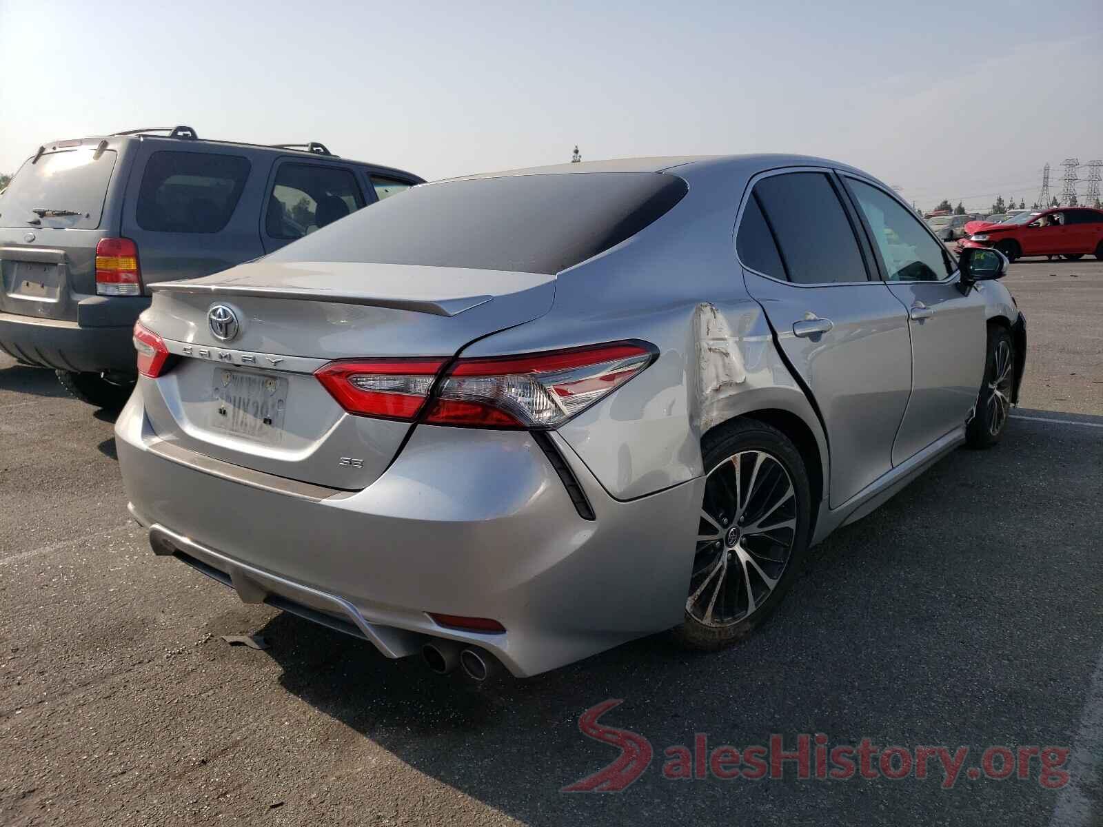 4T1B11HK1JU080660 2018 TOYOTA CAMRY