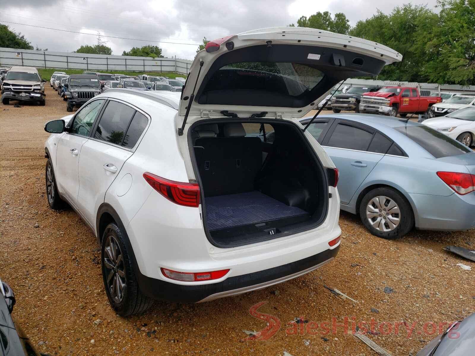 KNDPNCAC8J7410029 2018 KIA SPORTAGE