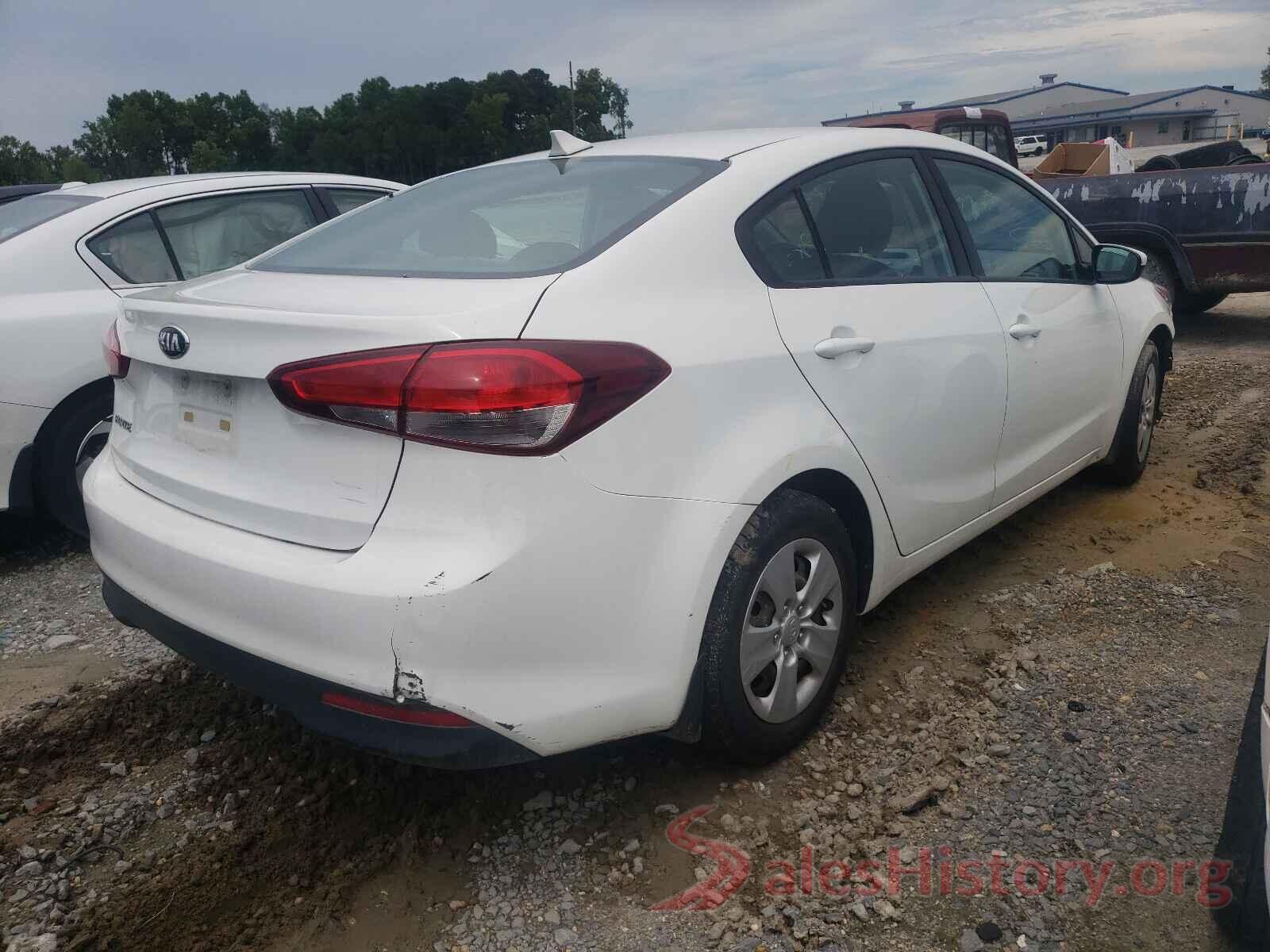 3KPFK4A7XHE032366 2017 KIA FORTE