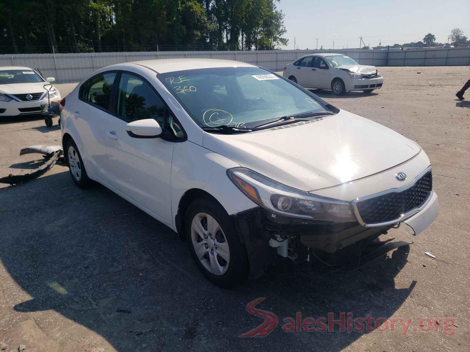 3KPFK4A7XHE032366 2017 KIA FORTE