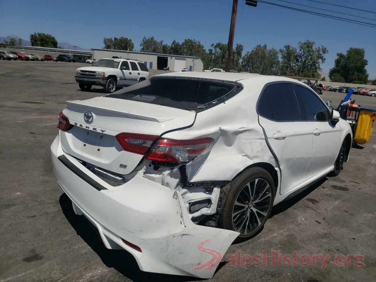 4T1B11HK9JU131354 2018 TOYOTA CAMRY