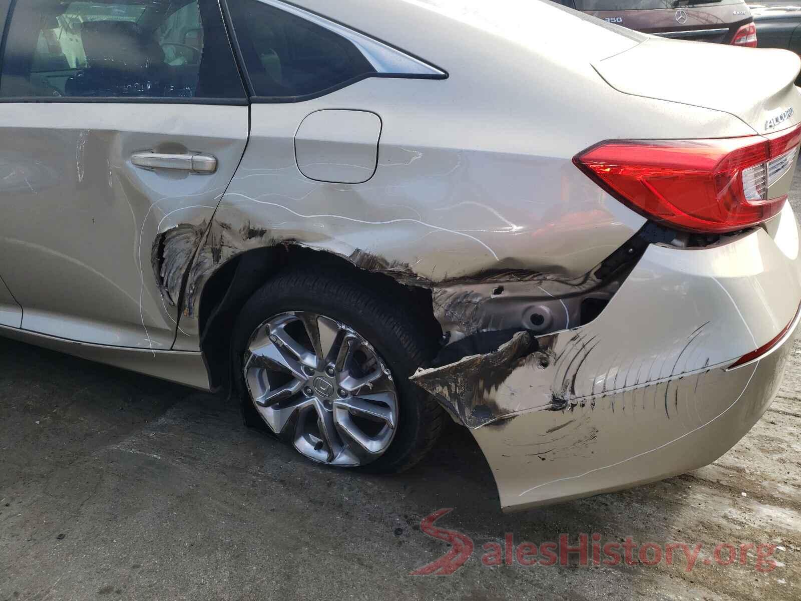 1HGCV1F15JA132043 2018 HONDA ACCORD