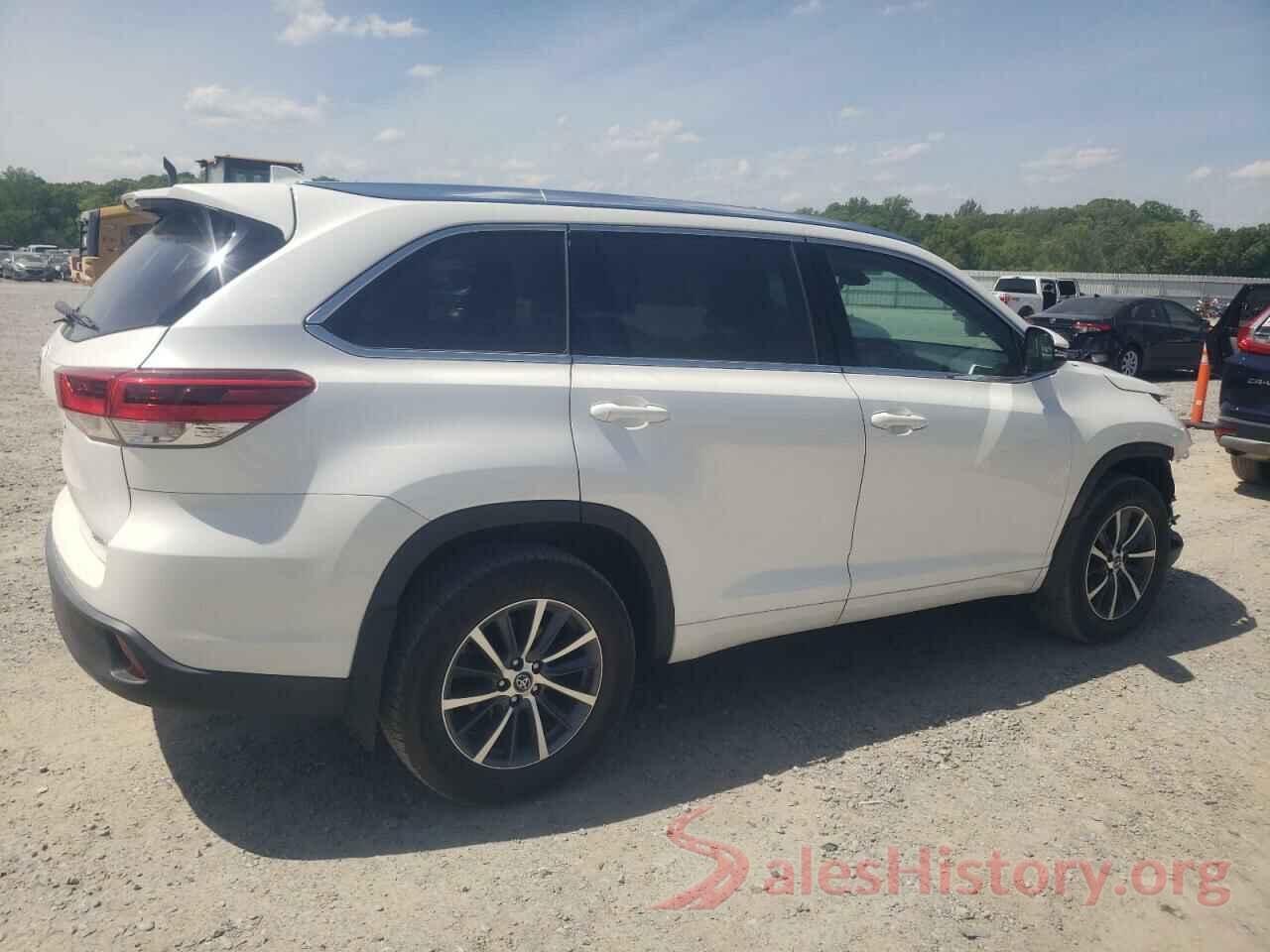 5TDJZRFH0JS860216 2018 TOYOTA HIGHLANDER