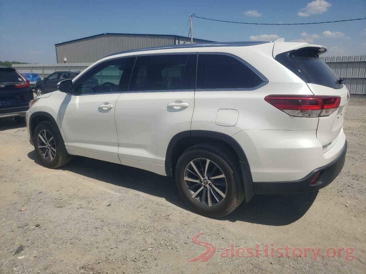 5TDJZRFH0JS860216 2018 TOYOTA HIGHLANDER