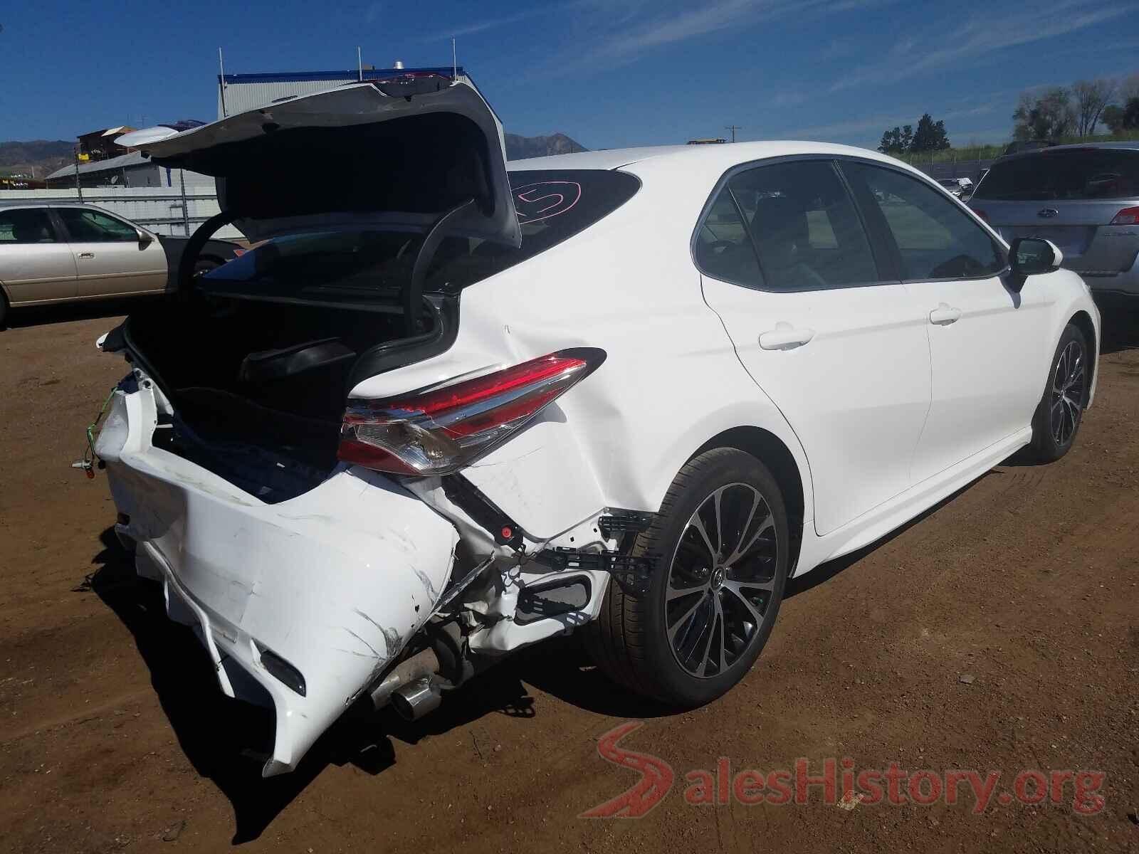 4T1B11HK7JU152428 2018 TOYOTA CAMRY