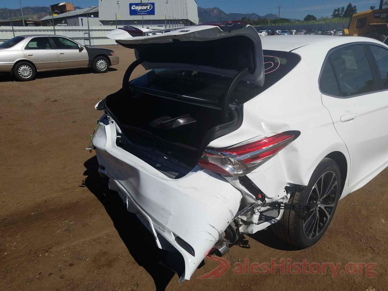 4T1B11HK7JU152428 2018 TOYOTA CAMRY