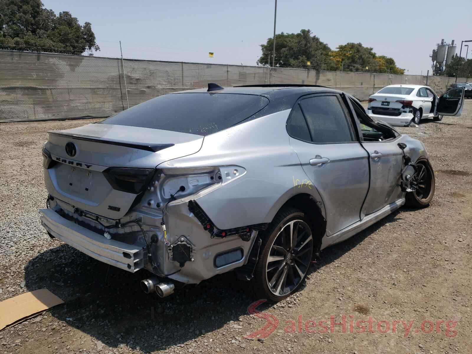 4T1BZ1HKXJU021082 2018 TOYOTA CAMRY