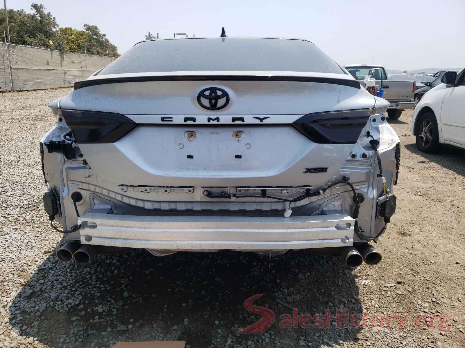 4T1BZ1HKXJU021082 2018 TOYOTA CAMRY