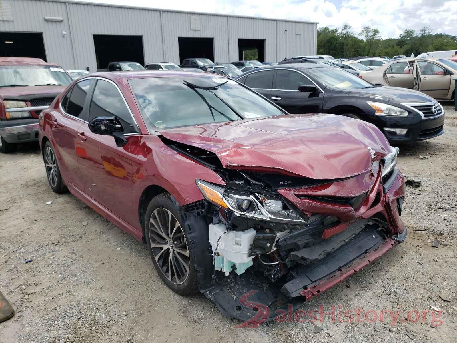 4T1B11HK2JU509773 2018 TOYOTA CAMRY