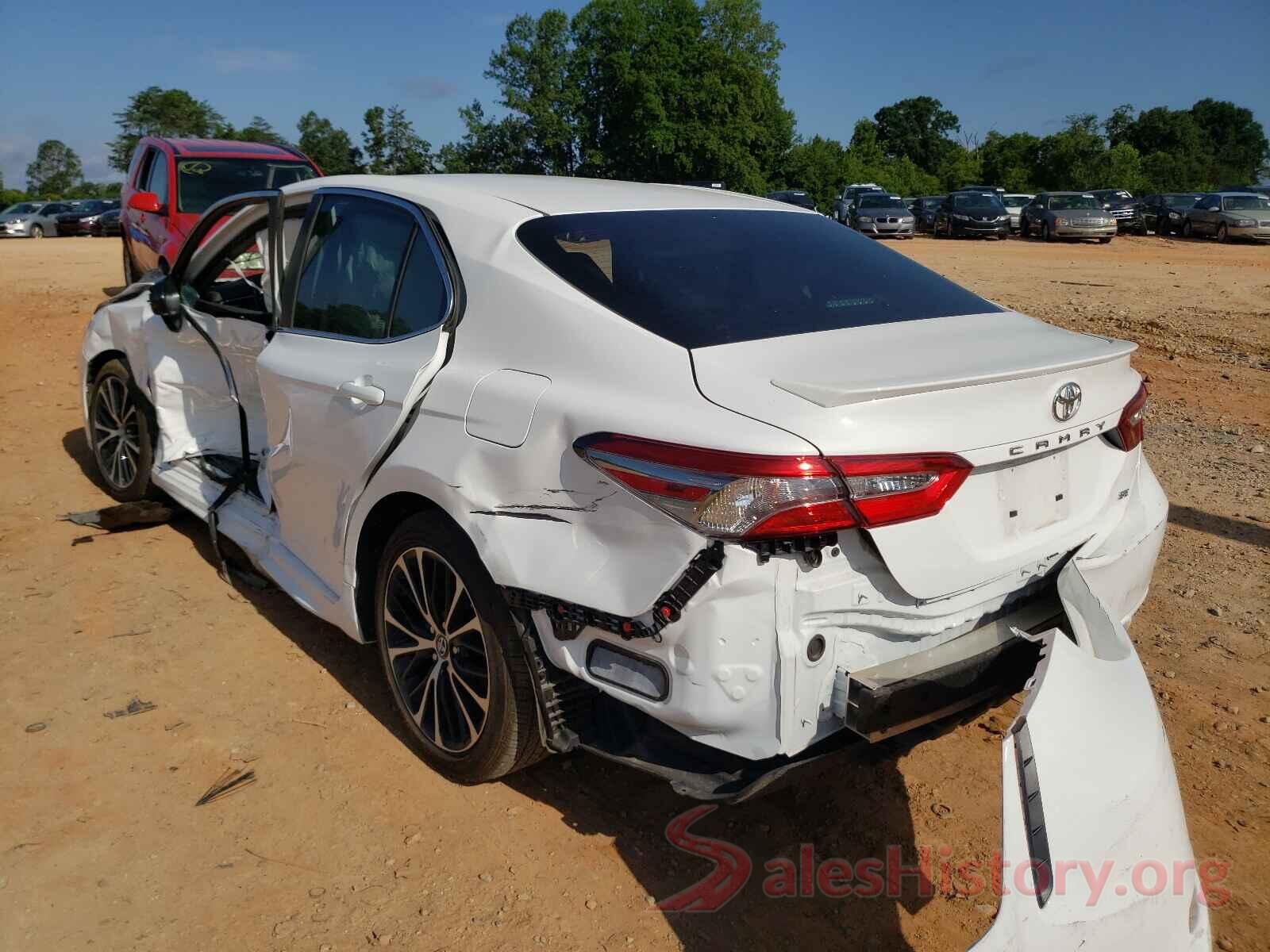 4T1B11HK2JU639567 2018 TOYOTA CAMRY