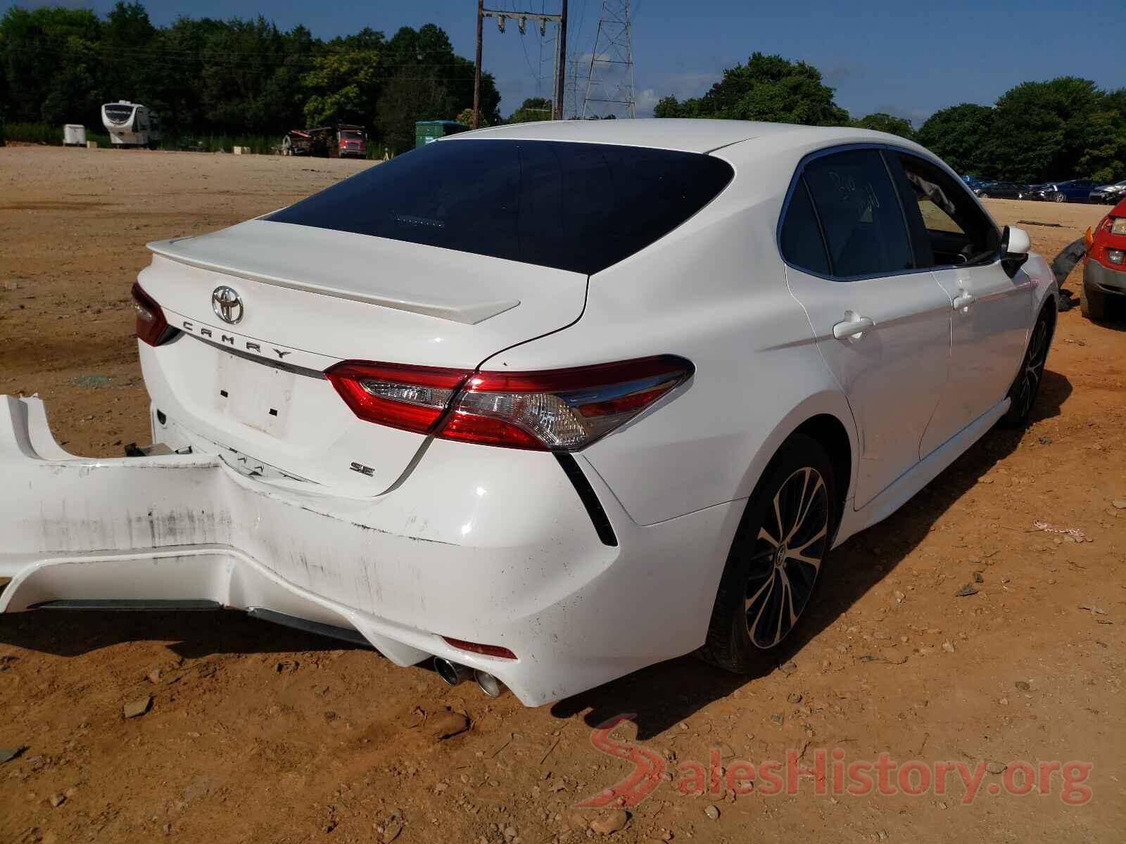 4T1B11HK2JU639567 2018 TOYOTA CAMRY