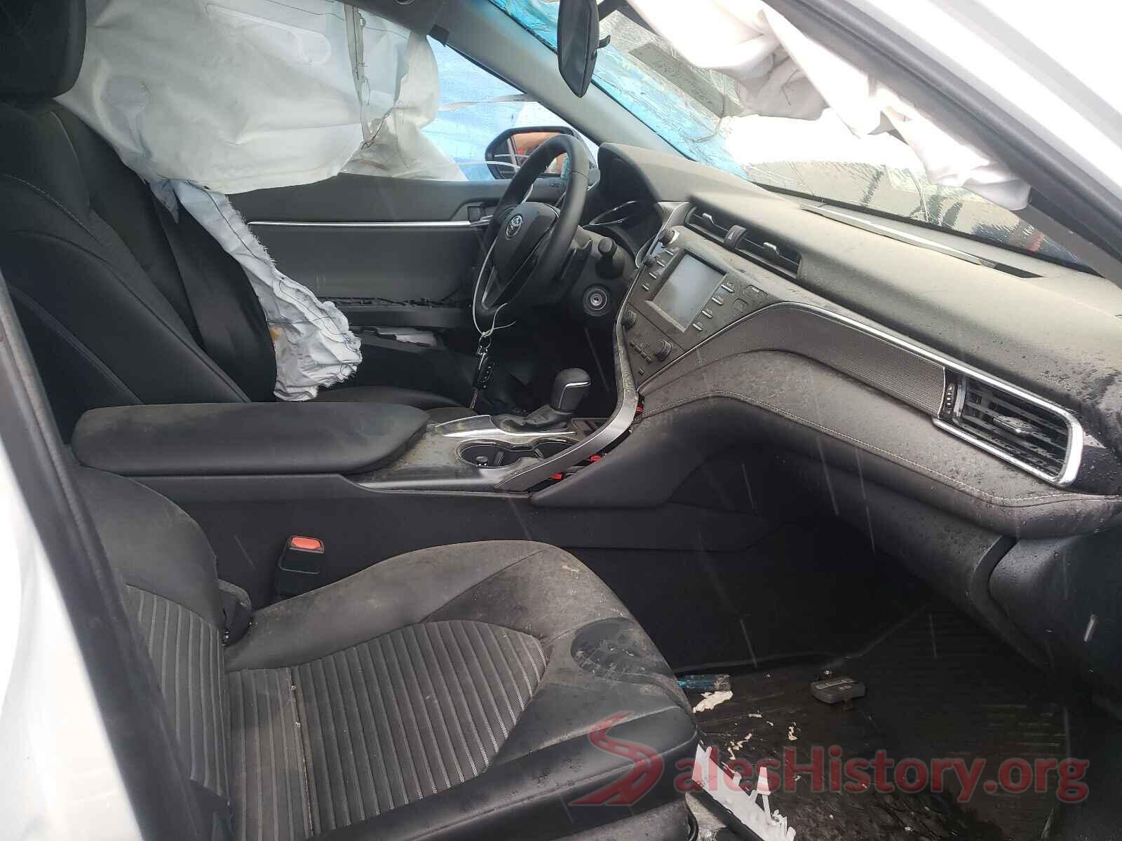 4T1B11HK2JU639567 2018 TOYOTA CAMRY