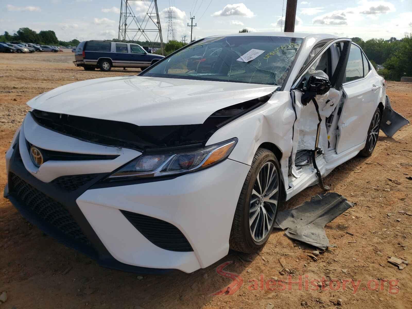 4T1B11HK2JU639567 2018 TOYOTA CAMRY