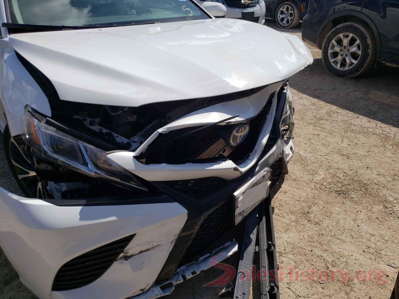 4T1B21HK2JU510533 2018 TOYOTA CAMRY