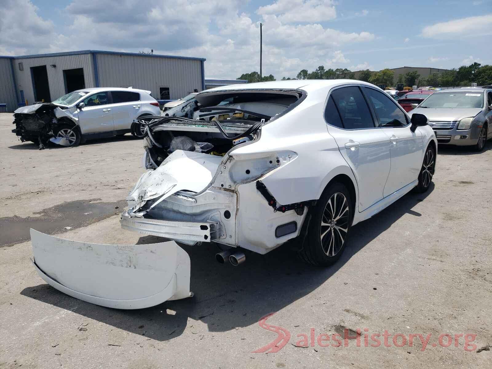 4T1B11HK9JU144055 2018 TOYOTA CAMRY