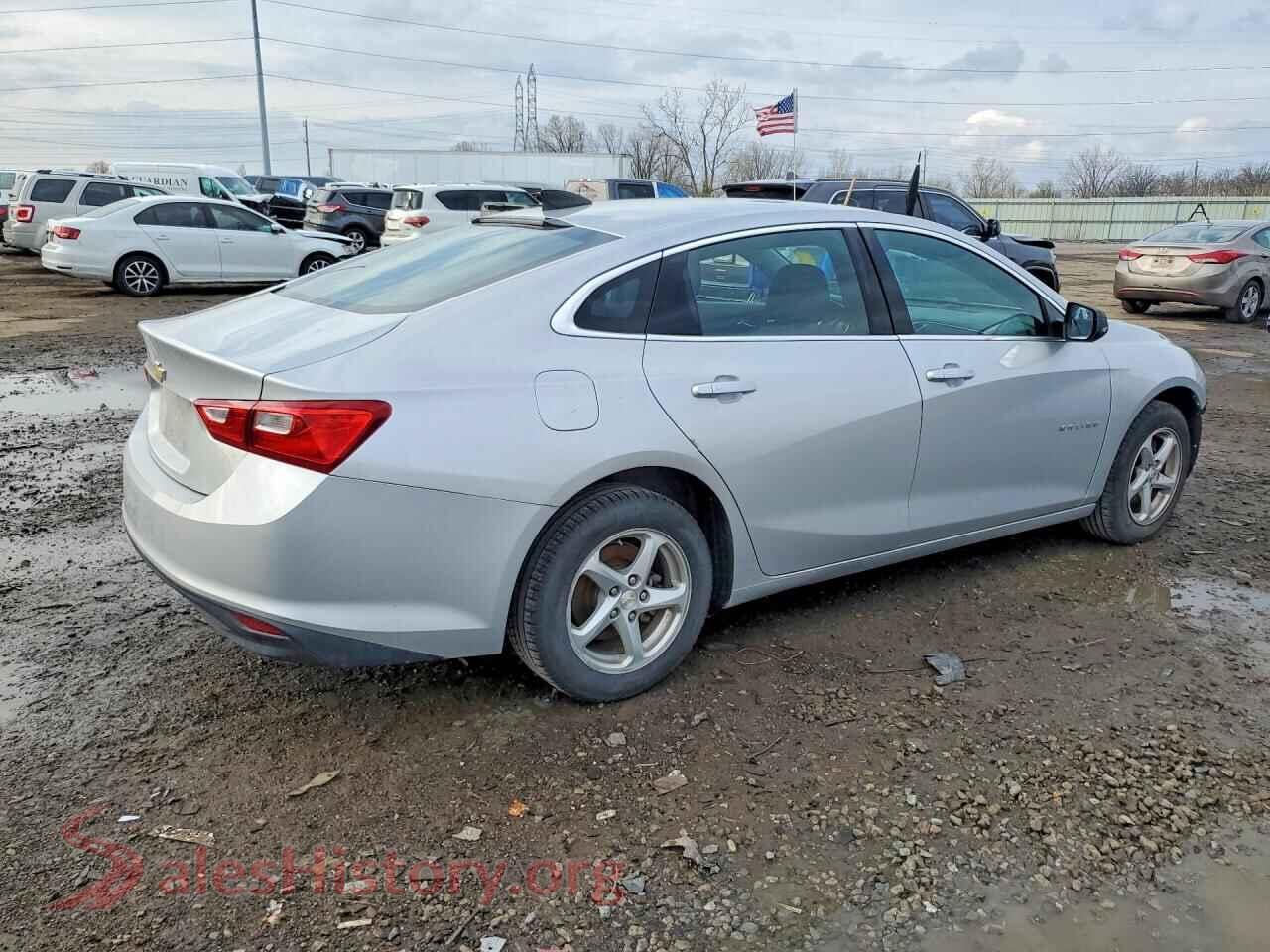 2018 CHEVROLET MALIBU VIN 1G1ZB5ST4JF133051, right side view
