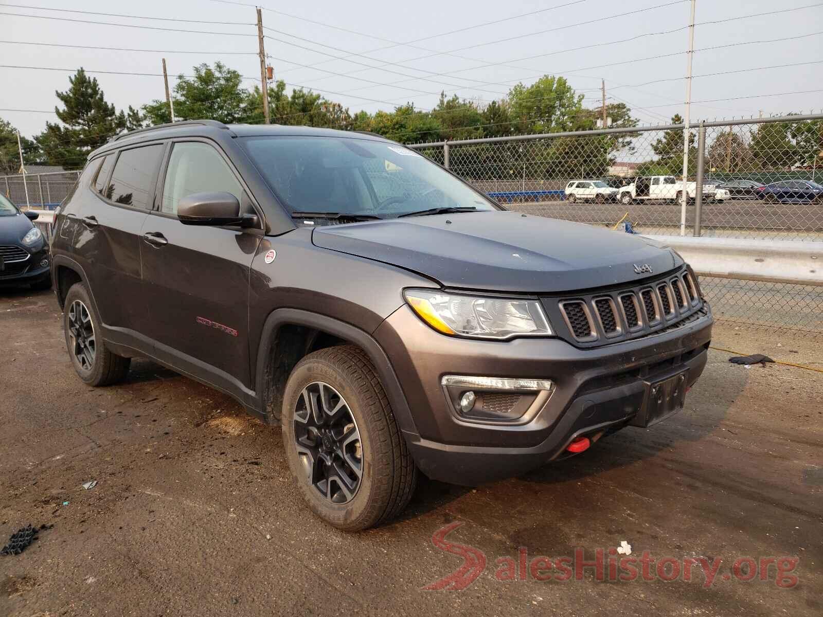 3C4NJDDB2KT733551 2019 JEEP COMPASS