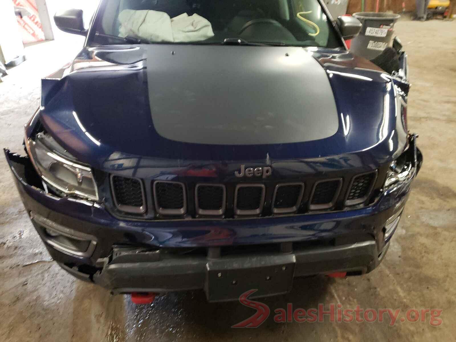 3C4NJDDB8JT410331 2018 JEEP COMPASS