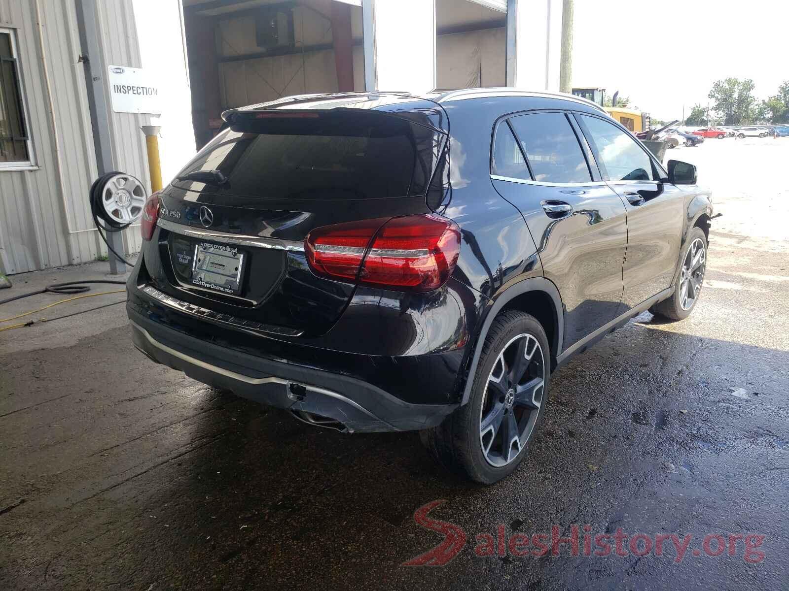 WDCTG4EB1JJ431379 2018 MERCEDES-BENZ GLA-CLASS