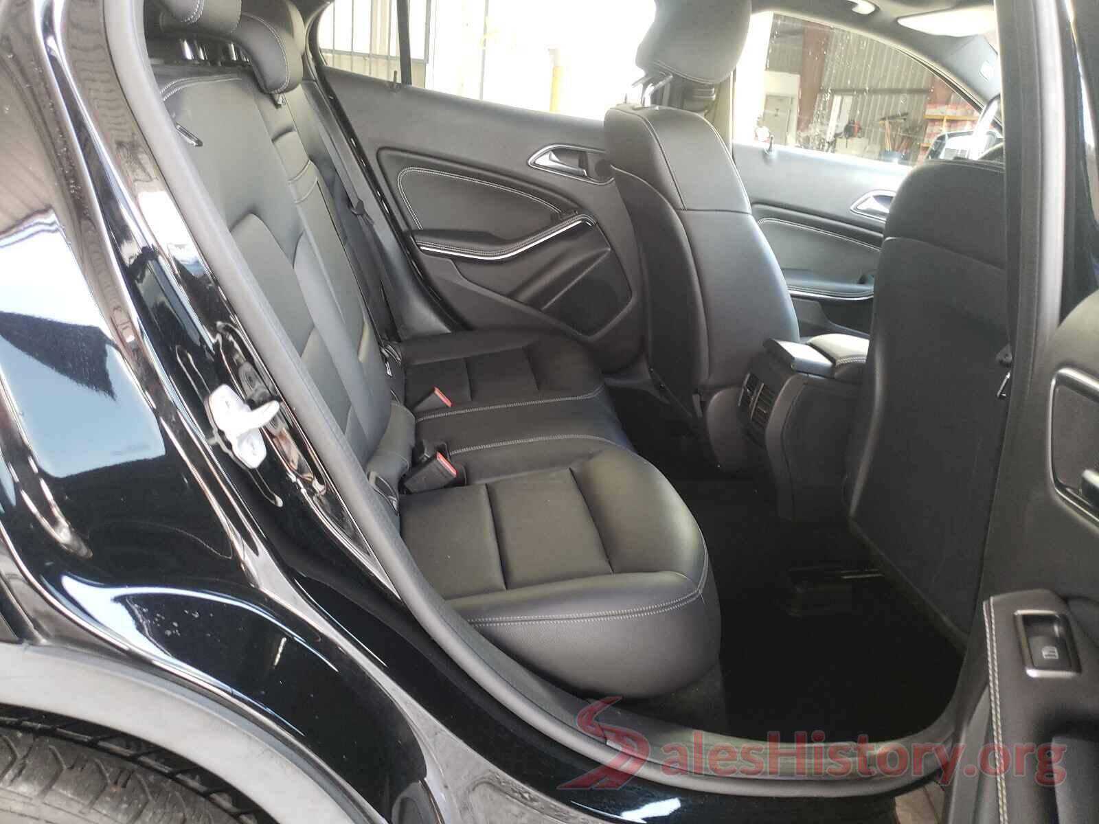 WDCTG4EB1JJ431379 2018 MERCEDES-BENZ GLA-CLASS