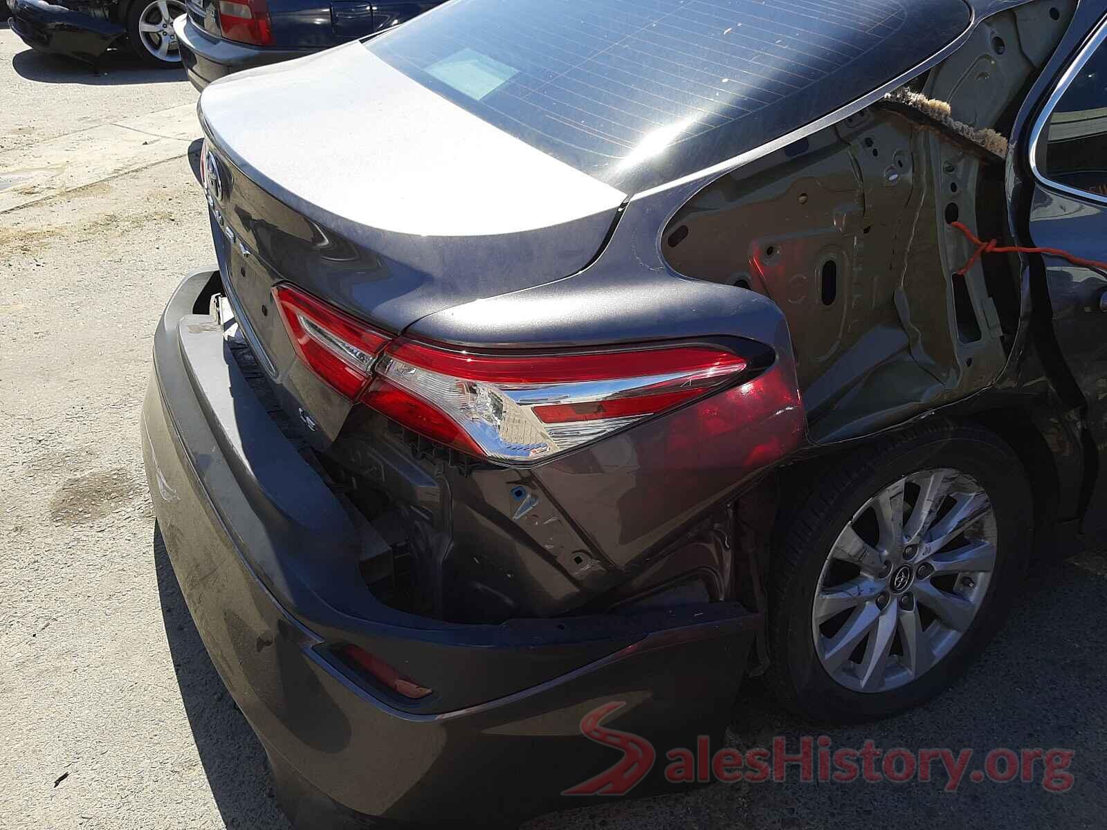 4T1B11HKXJU106463 2018 TOYOTA CAMRY