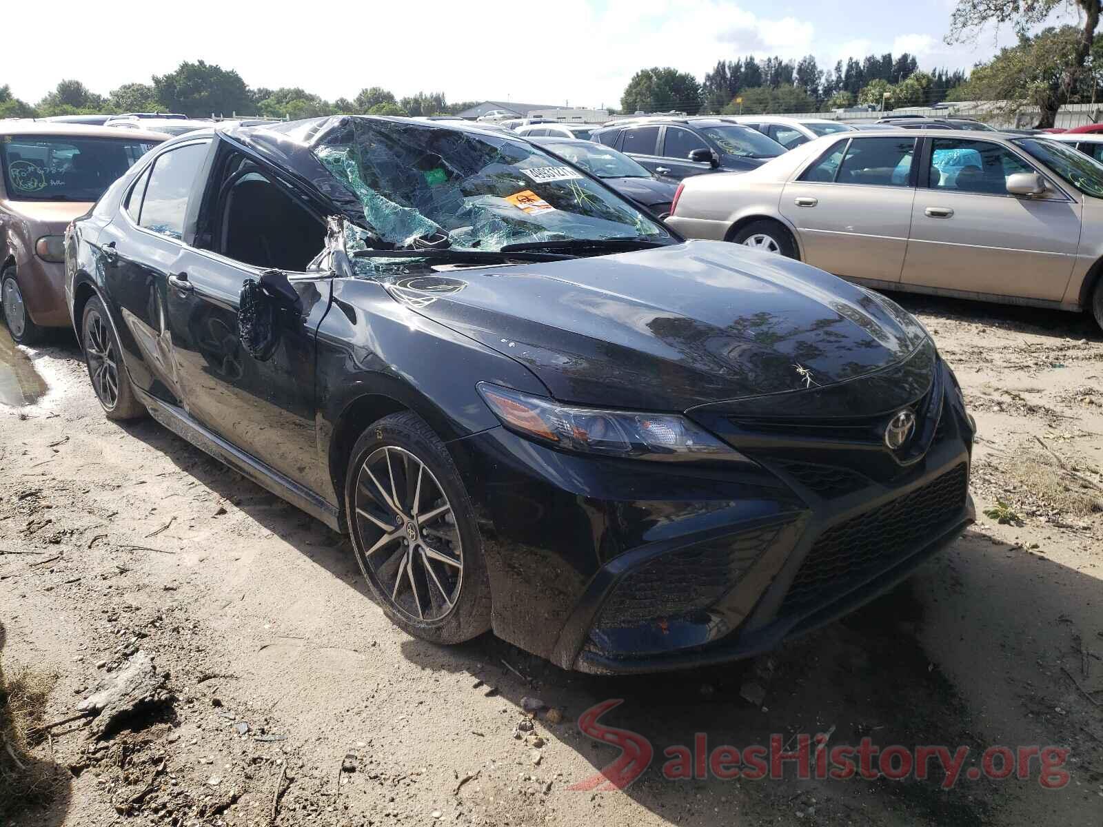 4T1G11AKXMU530262 2021 TOYOTA CAMRY