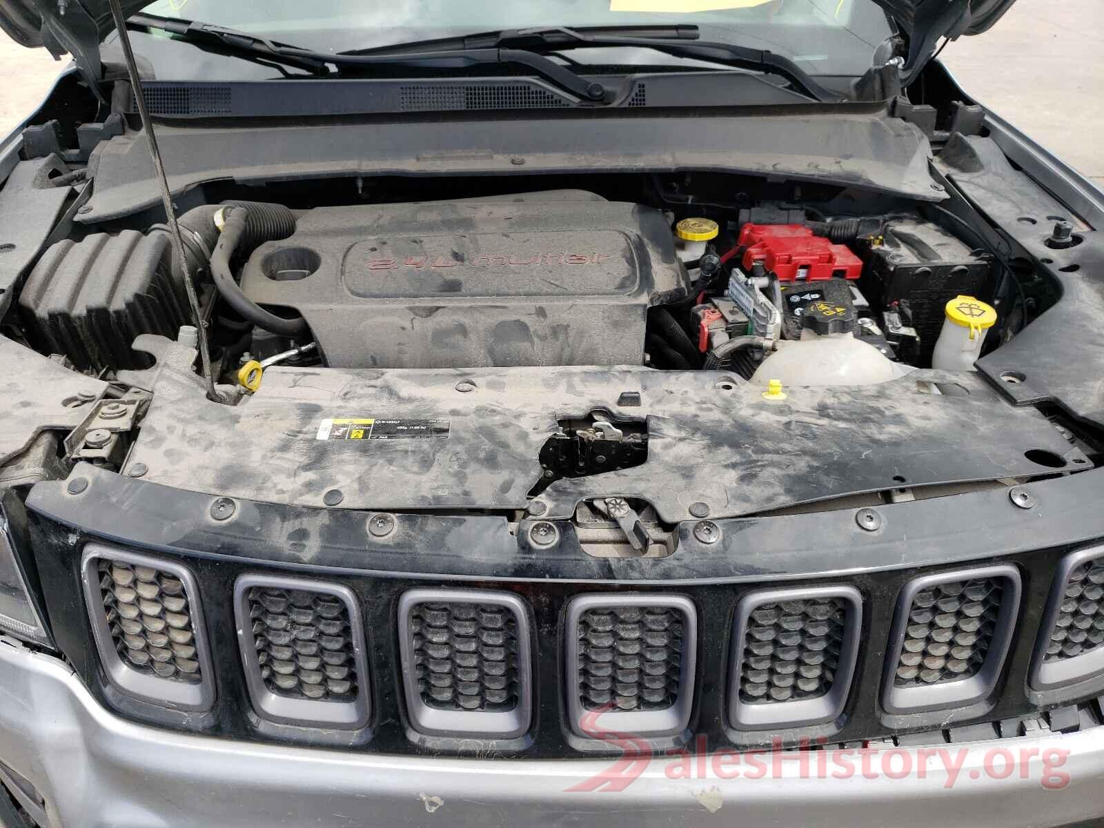 3C4NJDDB6KT811118 2019 JEEP COMPASS