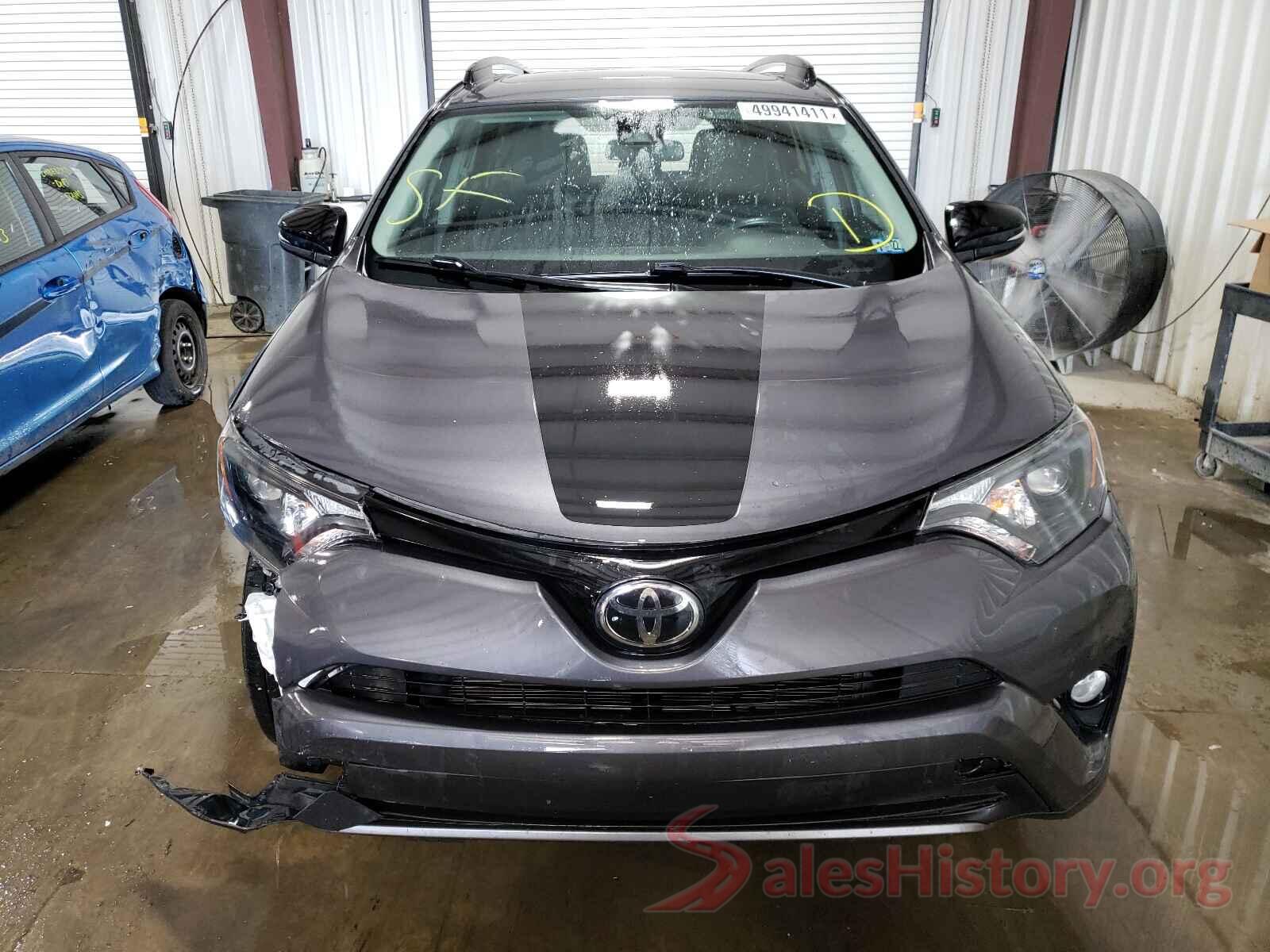 2T3RFREV9JW738133 2018 TOYOTA RAV4