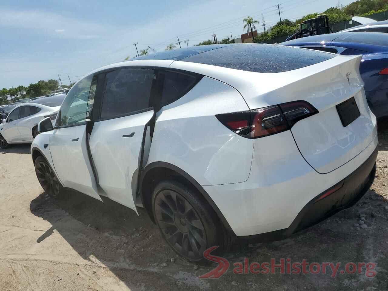 7SAYGDEE7PA070892 2023 TESLA MODEL Y