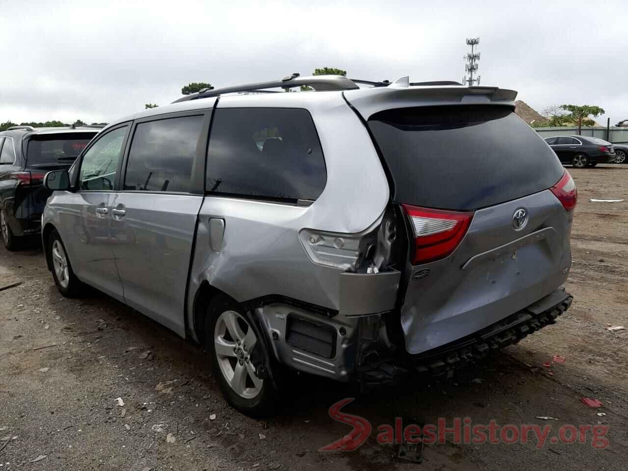 5TDKZ3DC3JS913211 2018 TOYOTA SIENNA