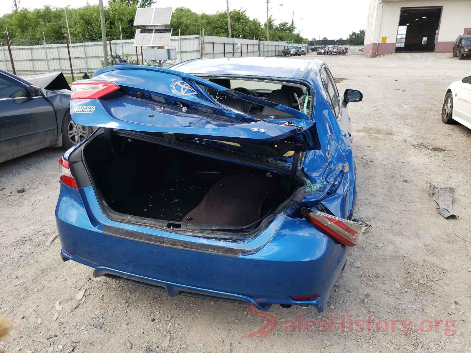 4T1B11HK1JU051627 2018 TOYOTA CAMRY