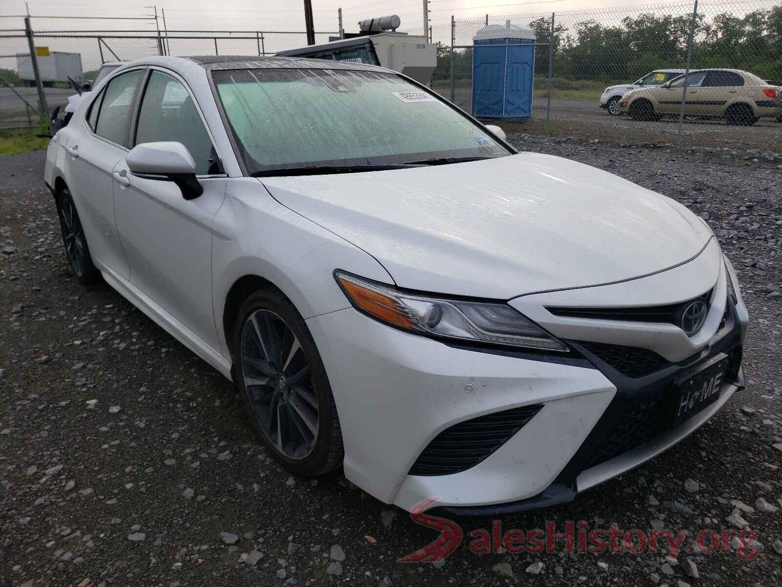 4T1BZ1HK2JU506767 2018 TOYOTA CAMRY