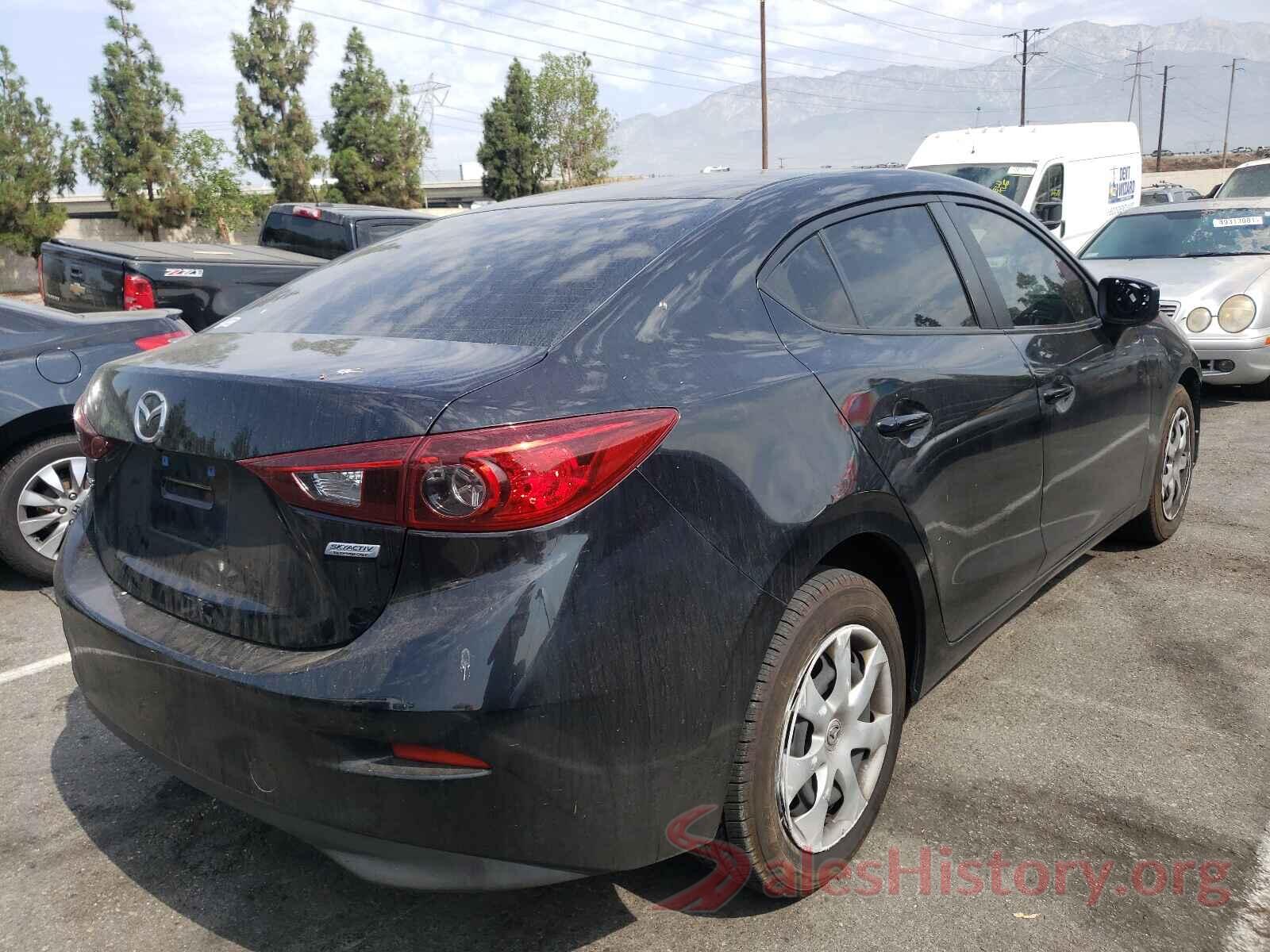 3MZBN1U74JM215044 2018 MAZDA 3