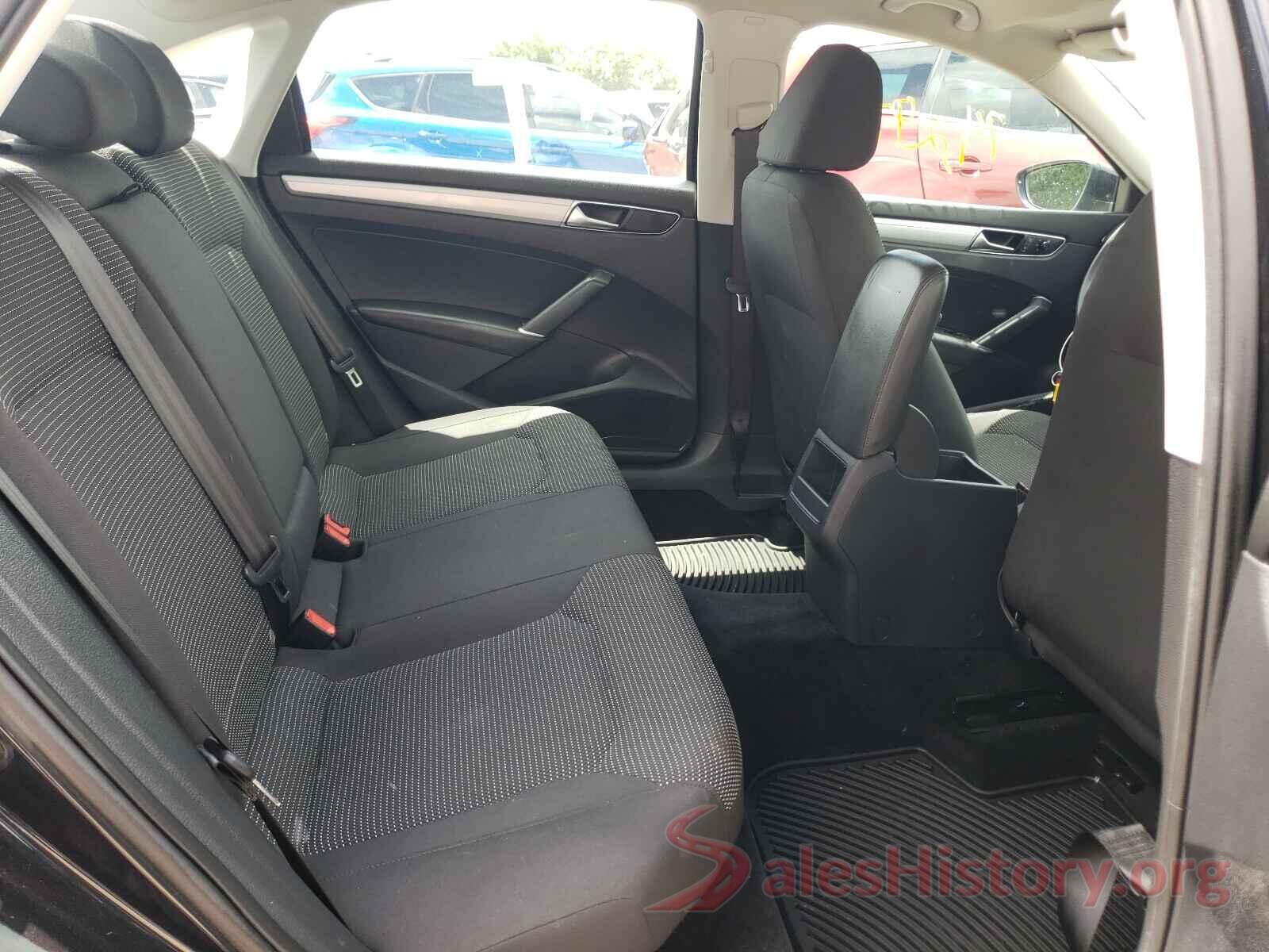 1VWAA7A38JC009755 2018 VOLKSWAGEN PASSAT