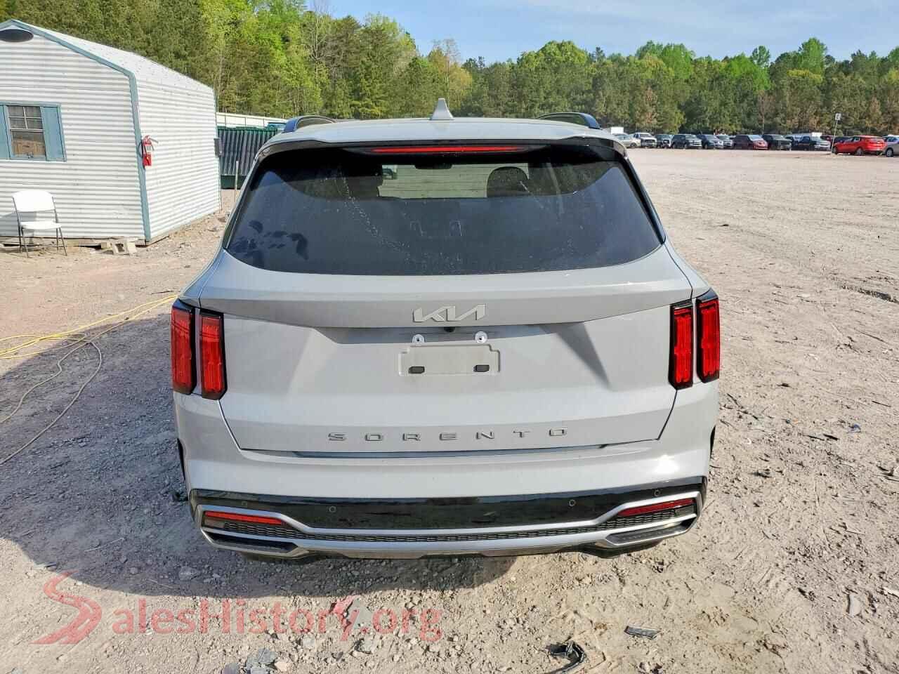 2022 KIA SORENTO VIN 5XYRK4LF9NG097399, left side view
