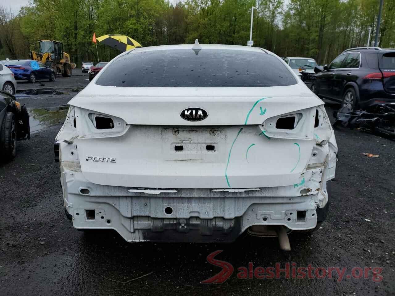 3KPFK4A7XHE049877 2017 KIA FORTE