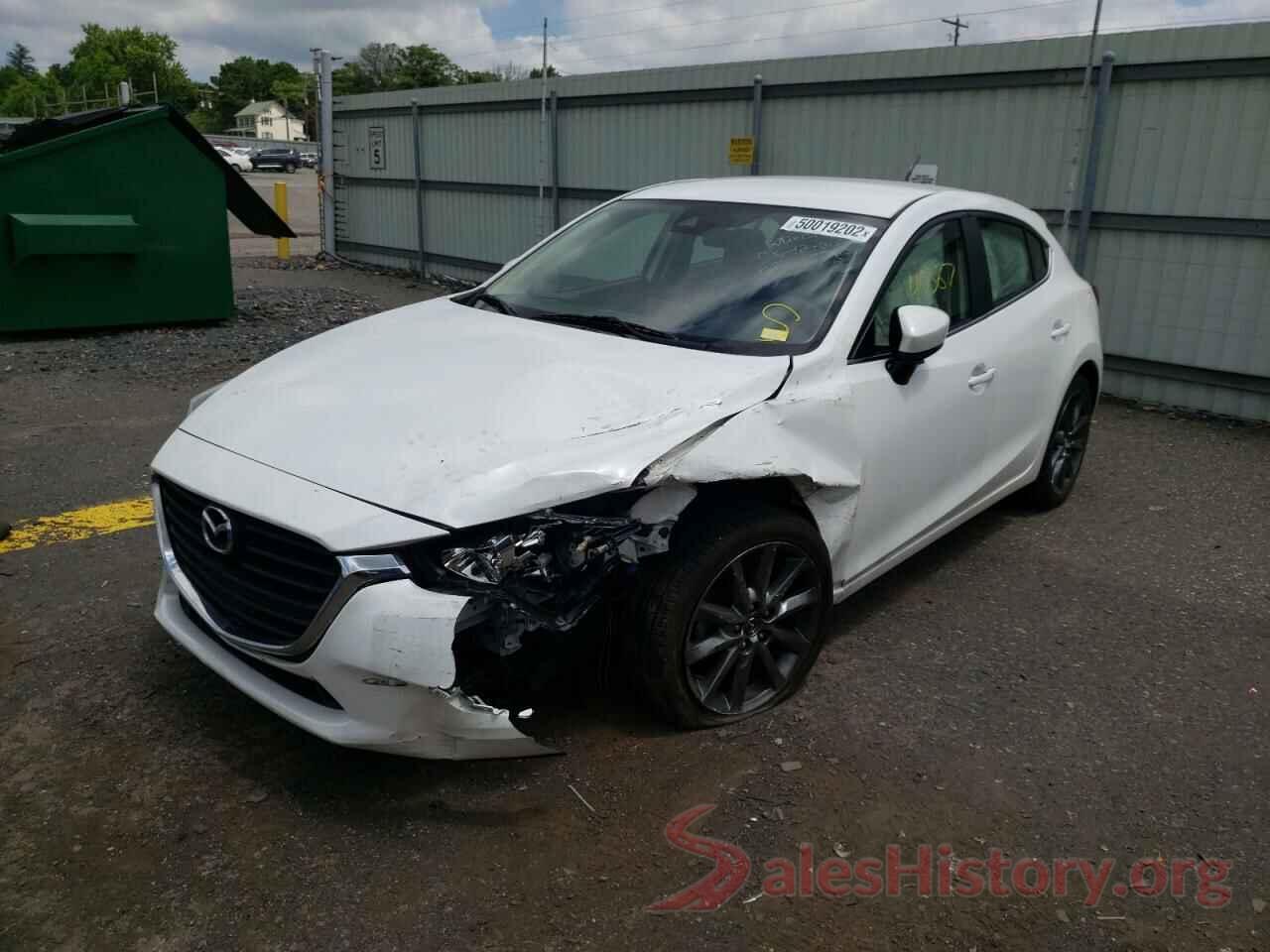 3MZBN1L37JM275821 2018 MAZDA 3