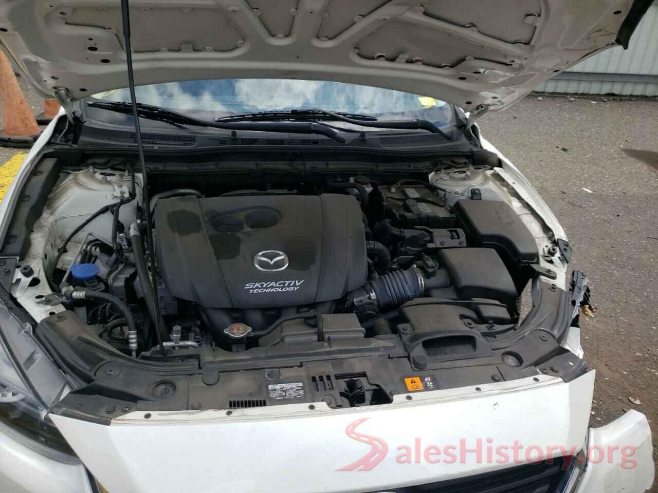 3MZBN1L37JM275821 2018 MAZDA 3