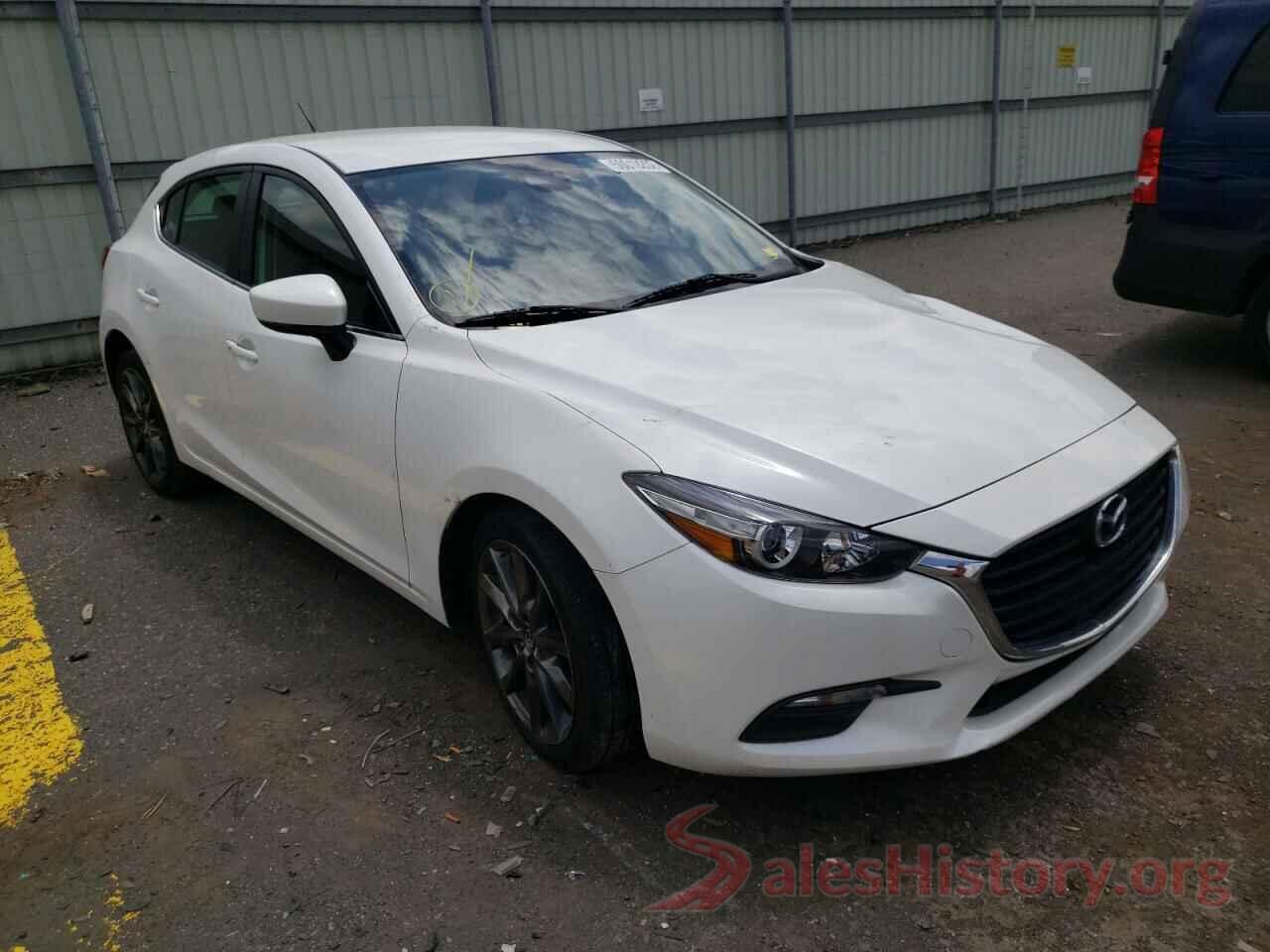 3MZBN1L37JM275821 2018 MAZDA 3